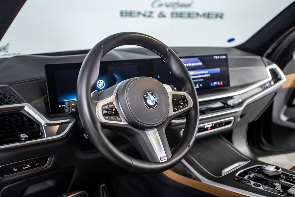 Used 2025 BMW X7 xDrive40i w/ M Sport Package AWD/4WD image 23