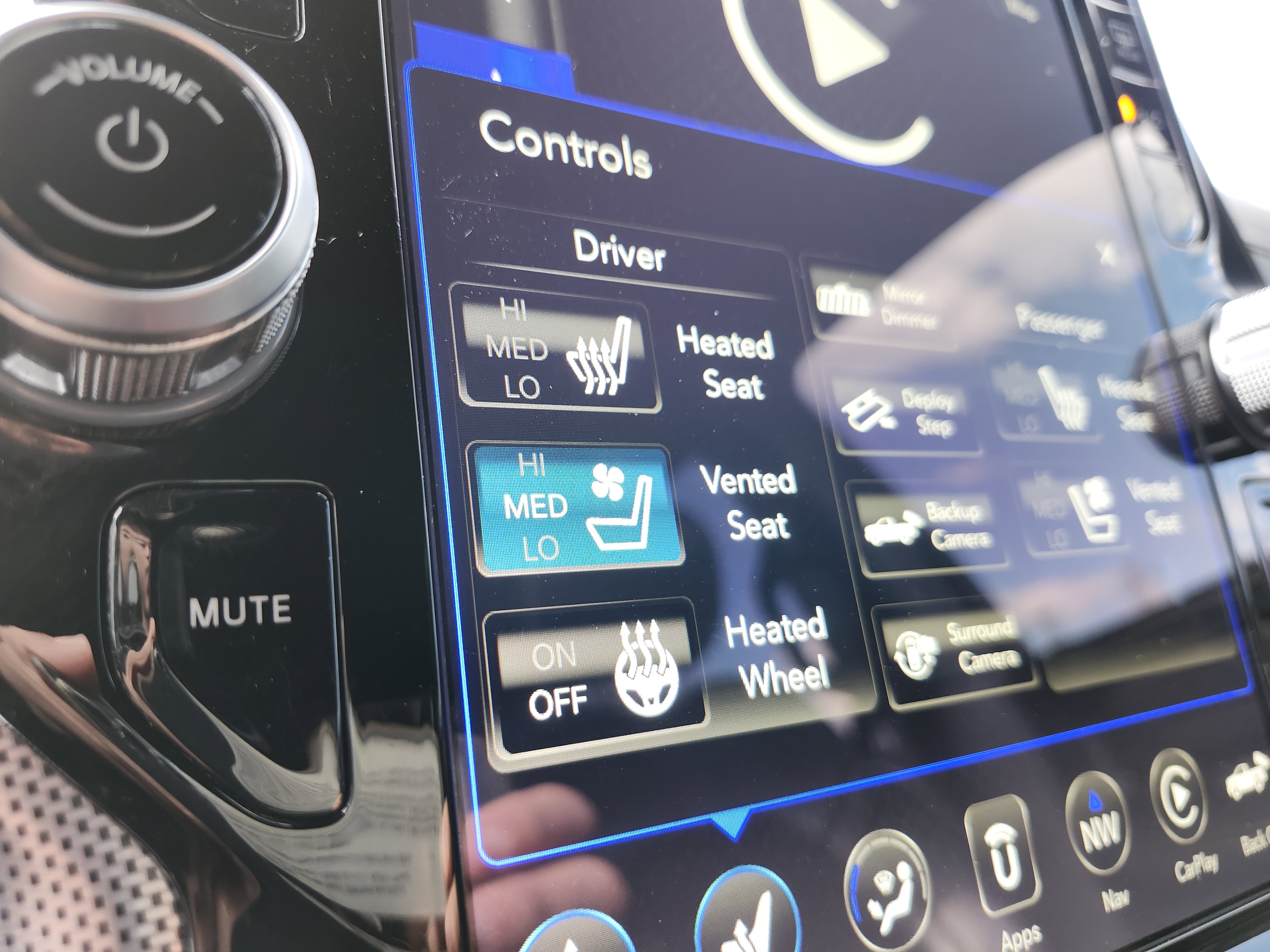 Used 2019 RAM 1500 Limited image 9