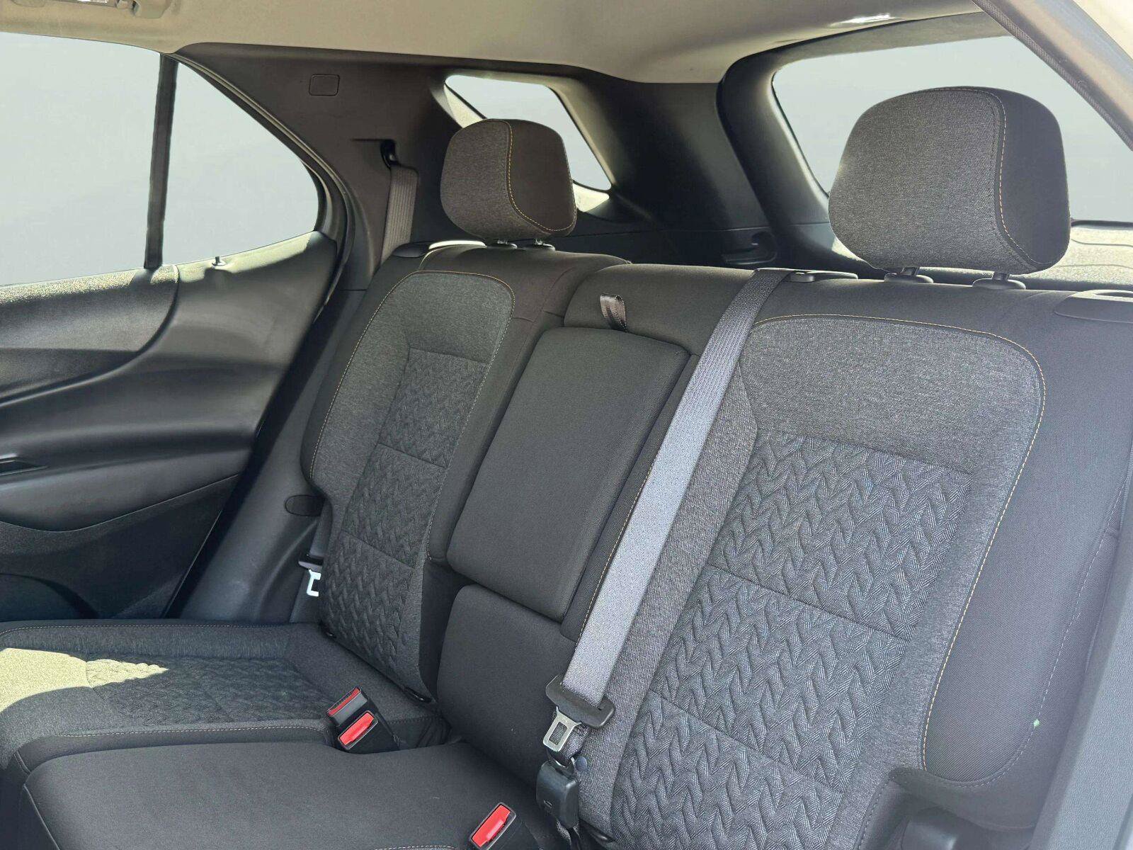 Used 2023 Chevrolet Equinox LT FWD image 32