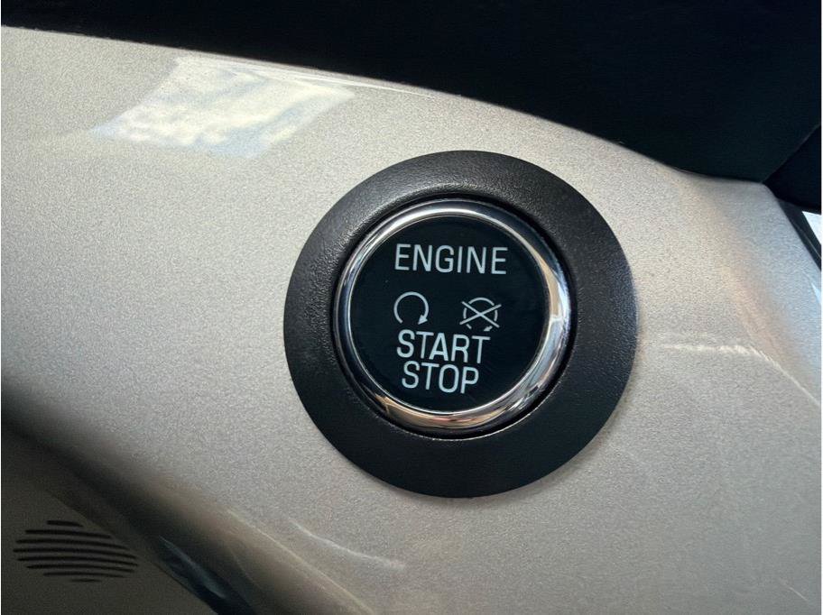 Used 2013 Ford C-MAX Energi SEL FWD image 19