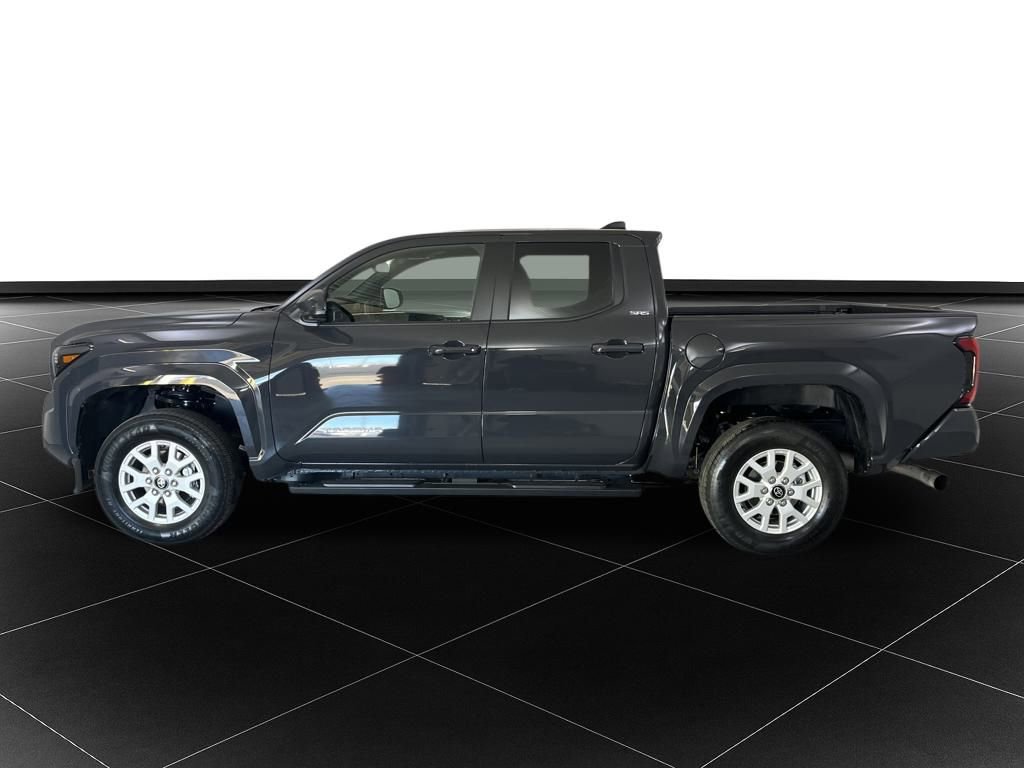 Used 2025 Toyota Tacoma SR5 image 2