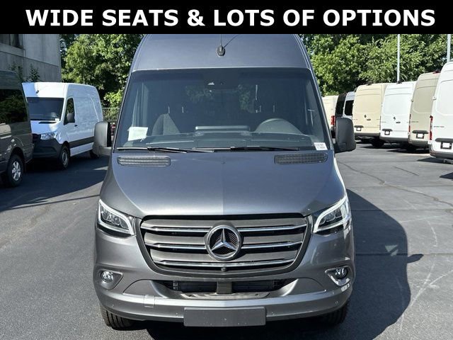 Used 2023 Mercedes-Benz Sprinter 2500 image 2