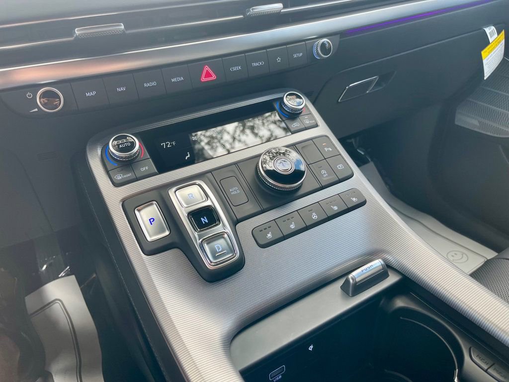 Used 2025 Hyundai Palisade Calligraphy image 16
