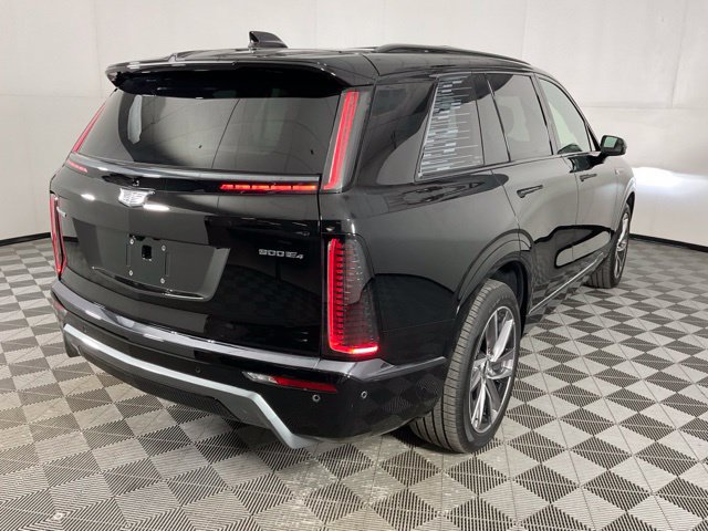 New 2026 Cadillac Vistiq Luxury w/ LPO, Floor Liner Package AWD/4WD image 6