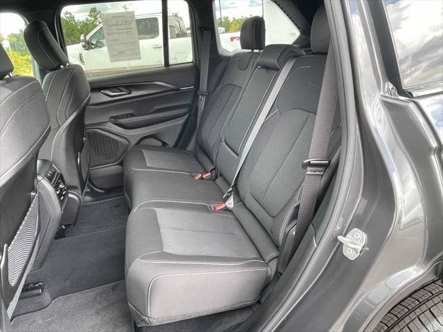 Certified 2026 Jeep Grand Cherokee Laredo RWD image 37
