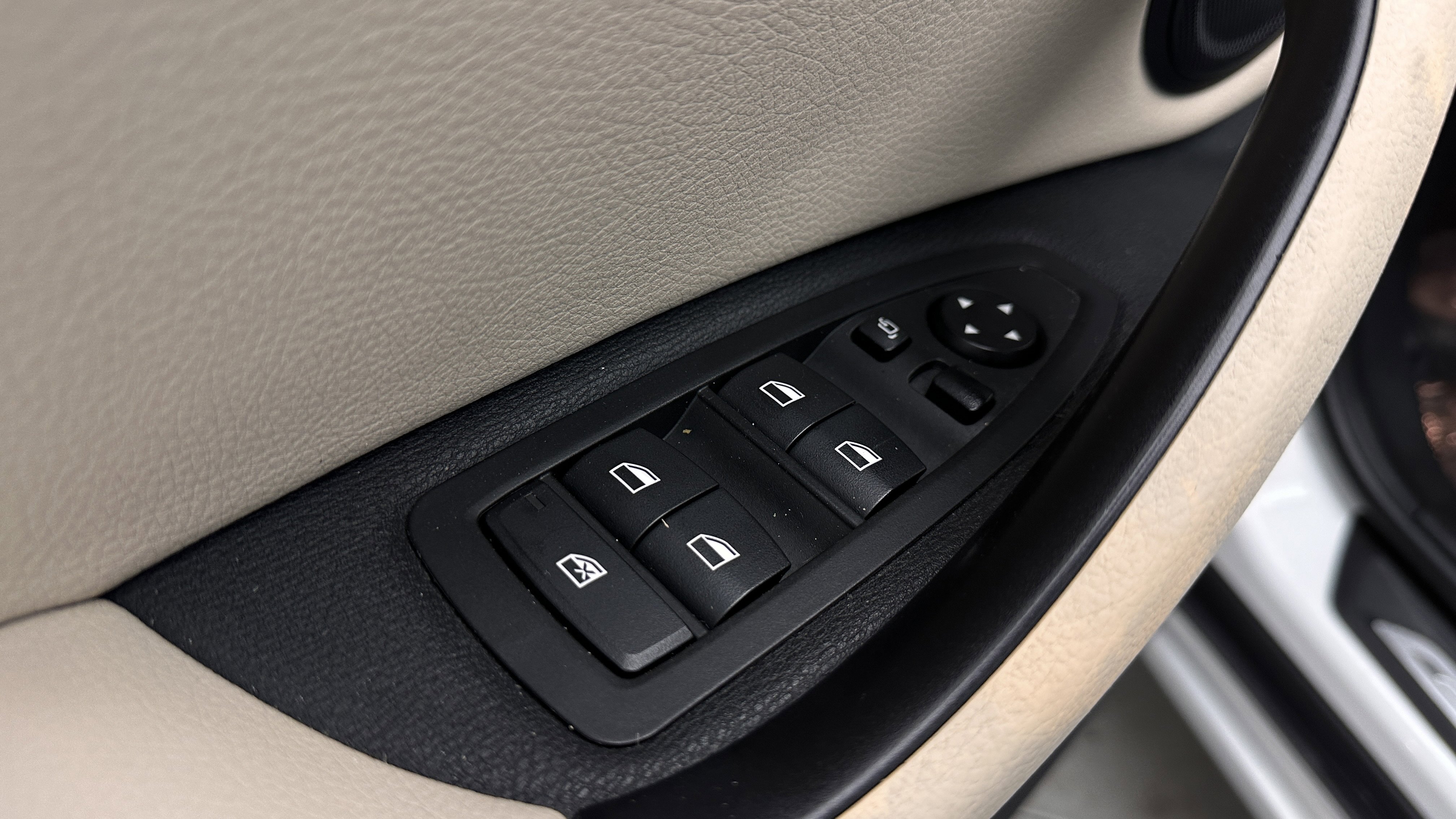 Used 2018 BMW X1 sDrive28i w/ Convenience Package FWD image 12