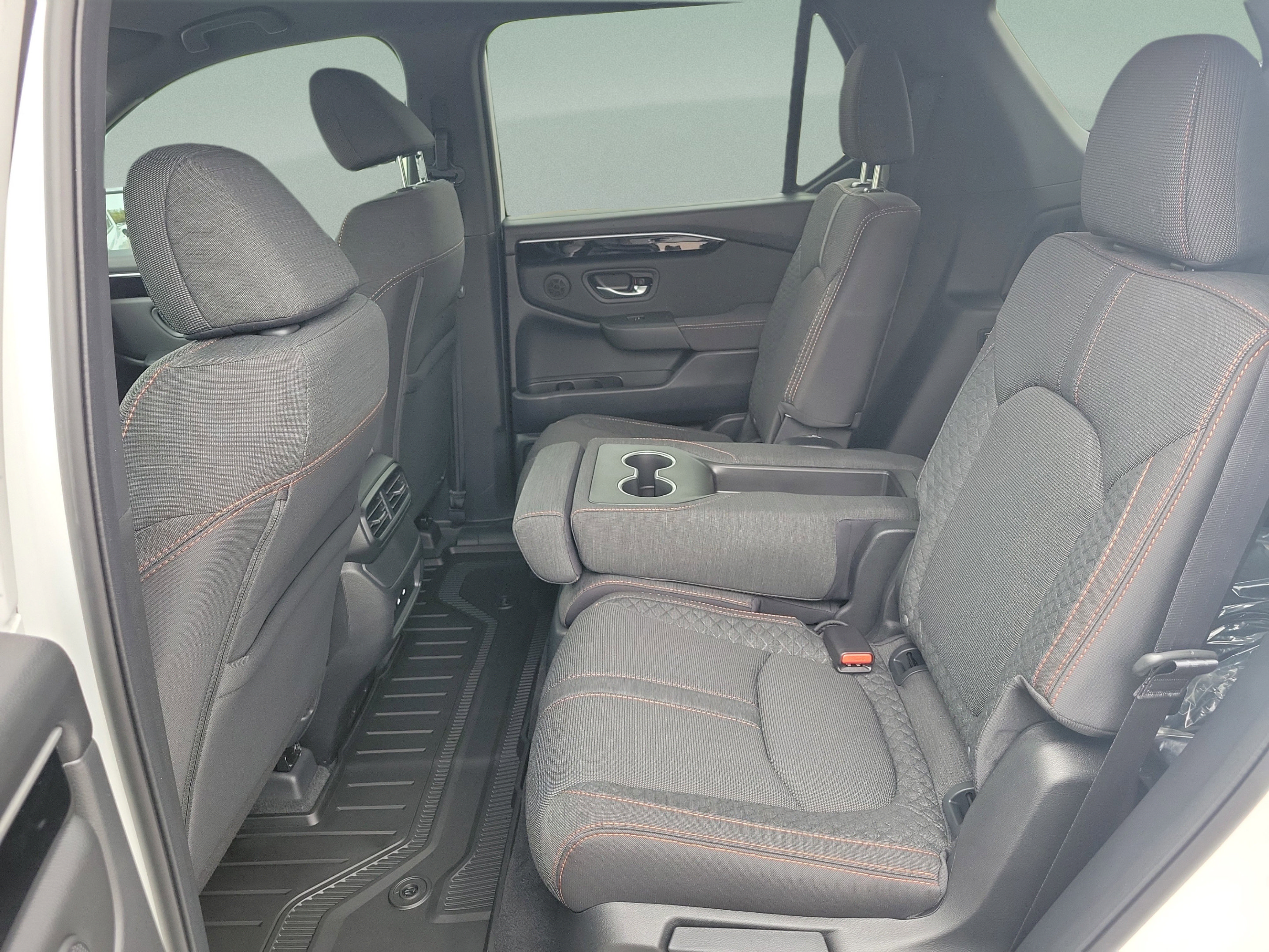 New 2026 Honda Pilot Sport image 9