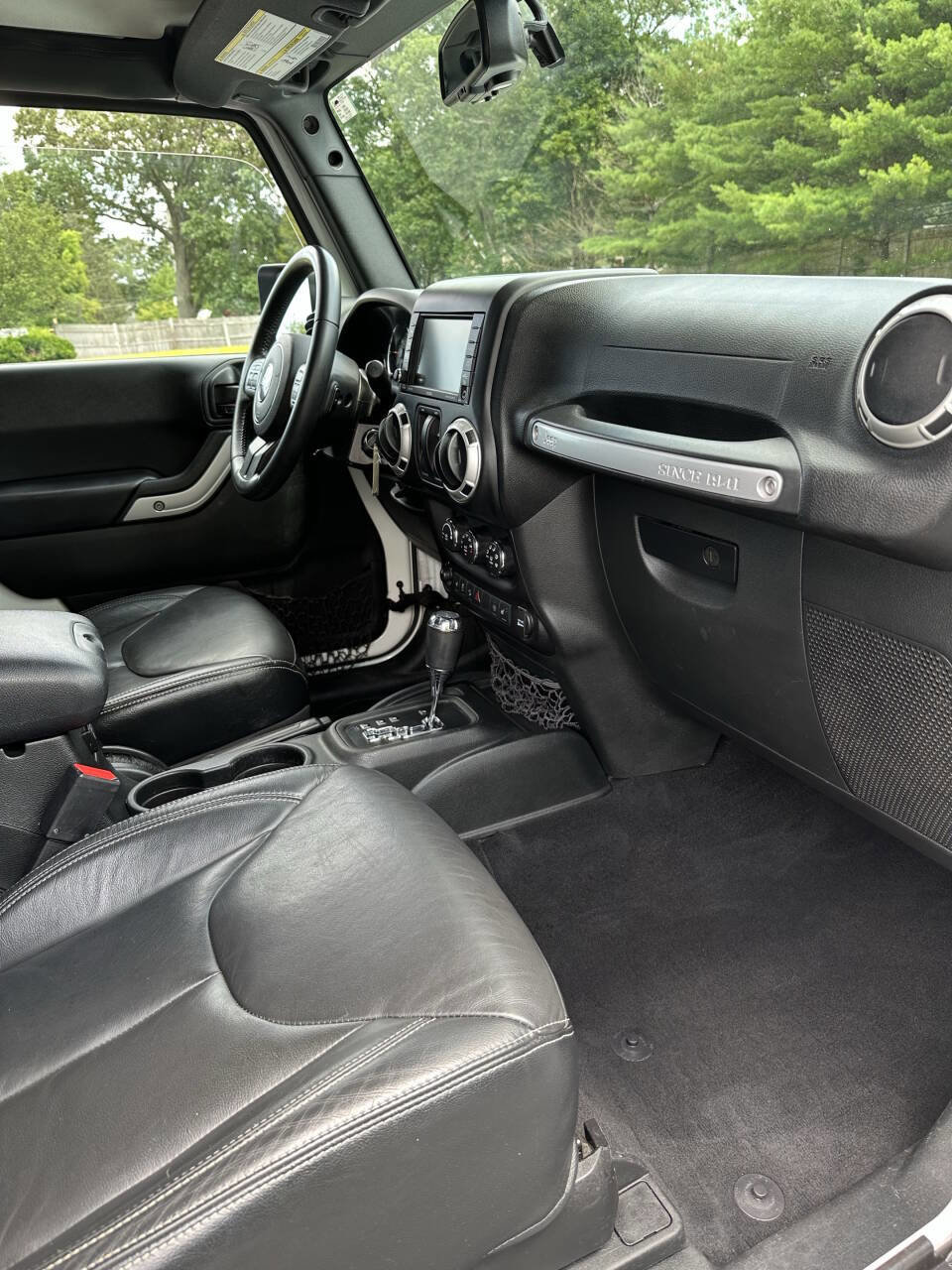 Used 2016 Jeep Wrangler Sahara w/ Connectivity Group image 28