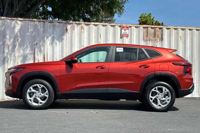 Used 2024 Chevrolet Trax LS w/ LS Convenience Package FWD image 7