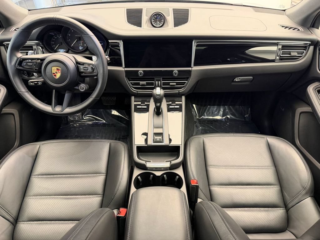 Used 2024 Porsche Macan Turbo AWD/4WD image 14