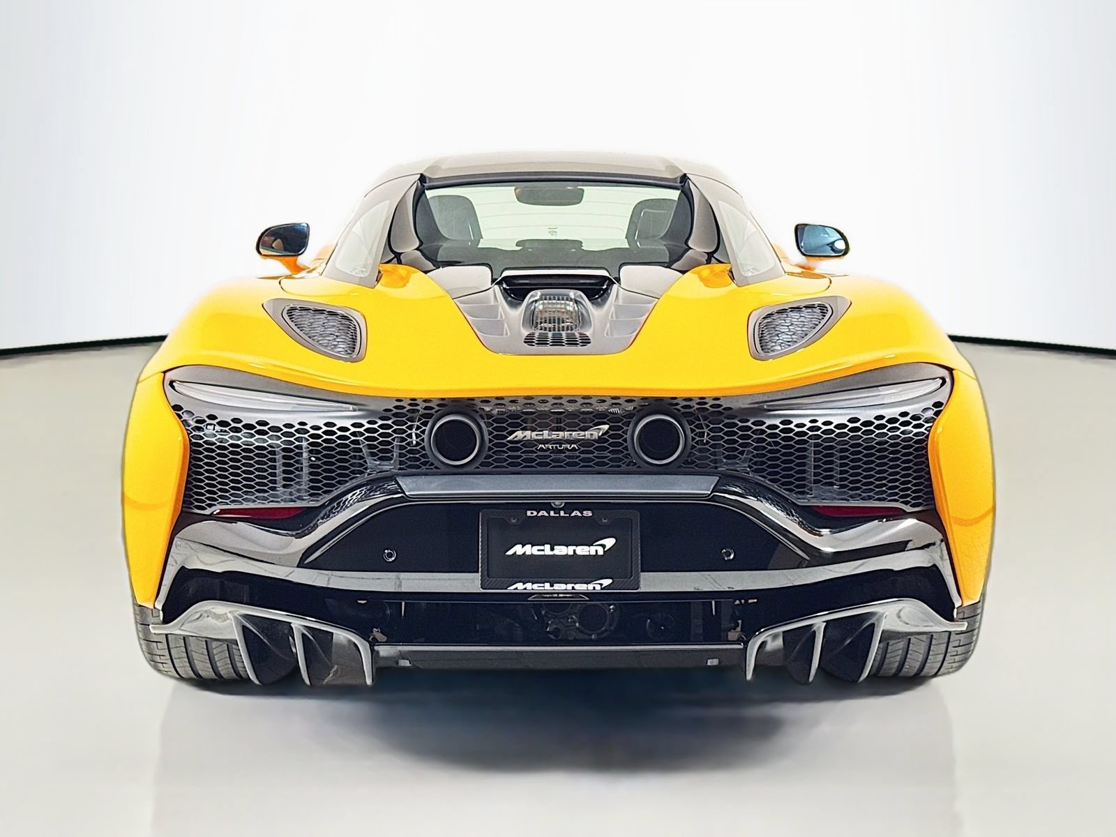 Used 2025 McLaren Artura Spider RWD image 6