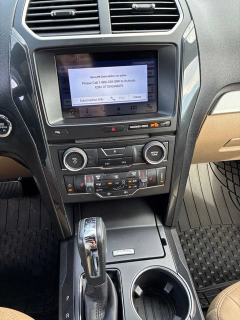 Used 2017 Ford Explorer XLT w/ Equipment Group 202A FWD image 15