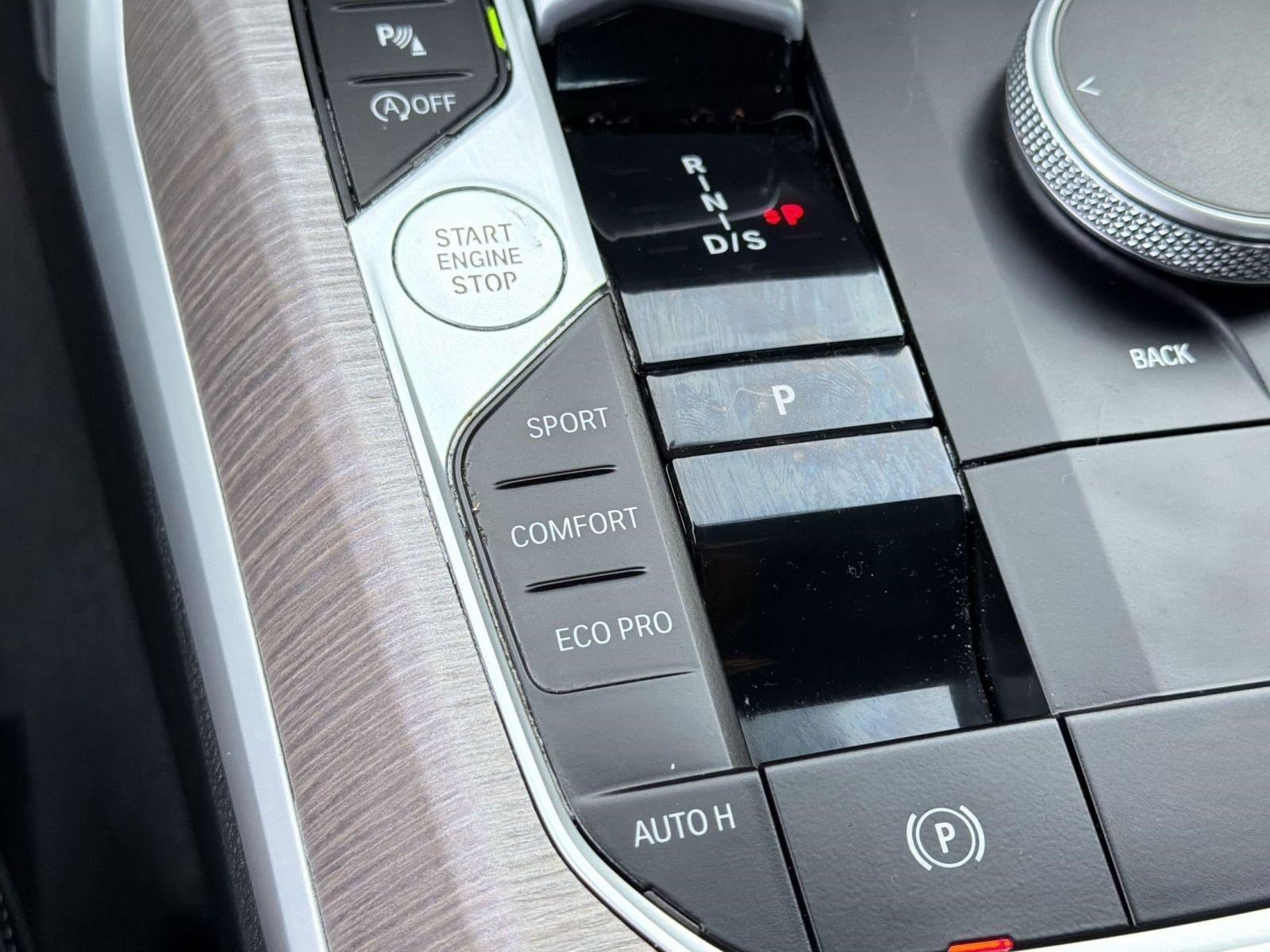 Certified 2025 BMW 330i Sedan image 24