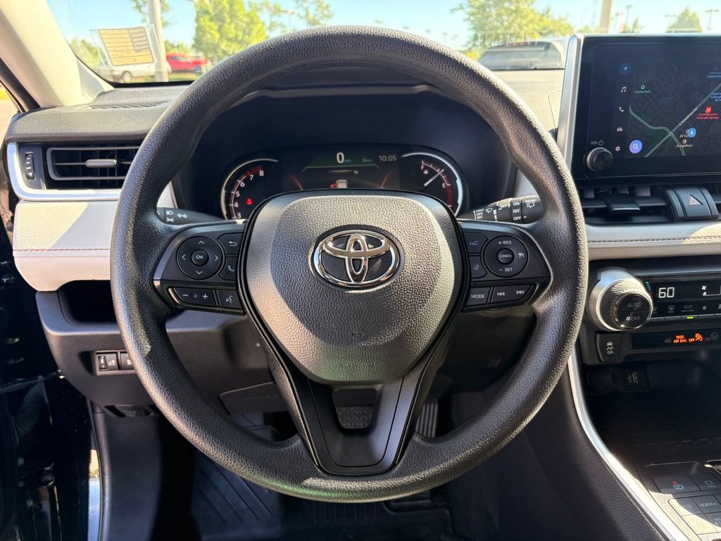 Used 2025 Toyota RAV4 XLE AWD/4WD image 22