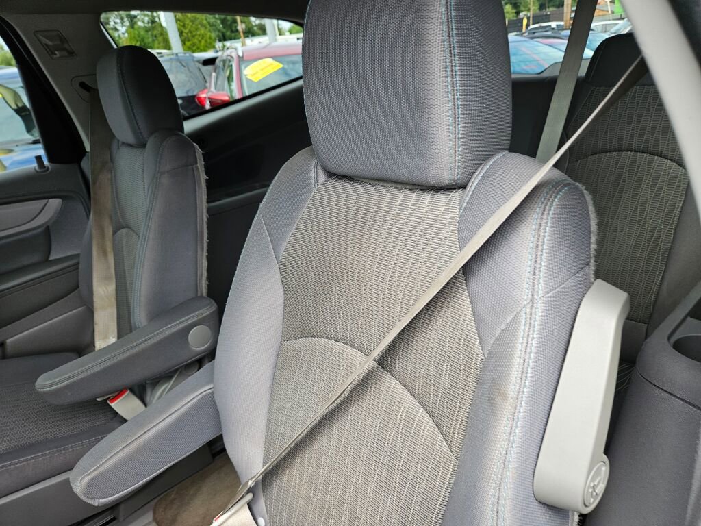 Used 2015 Chevrolet Traverse LT image 14