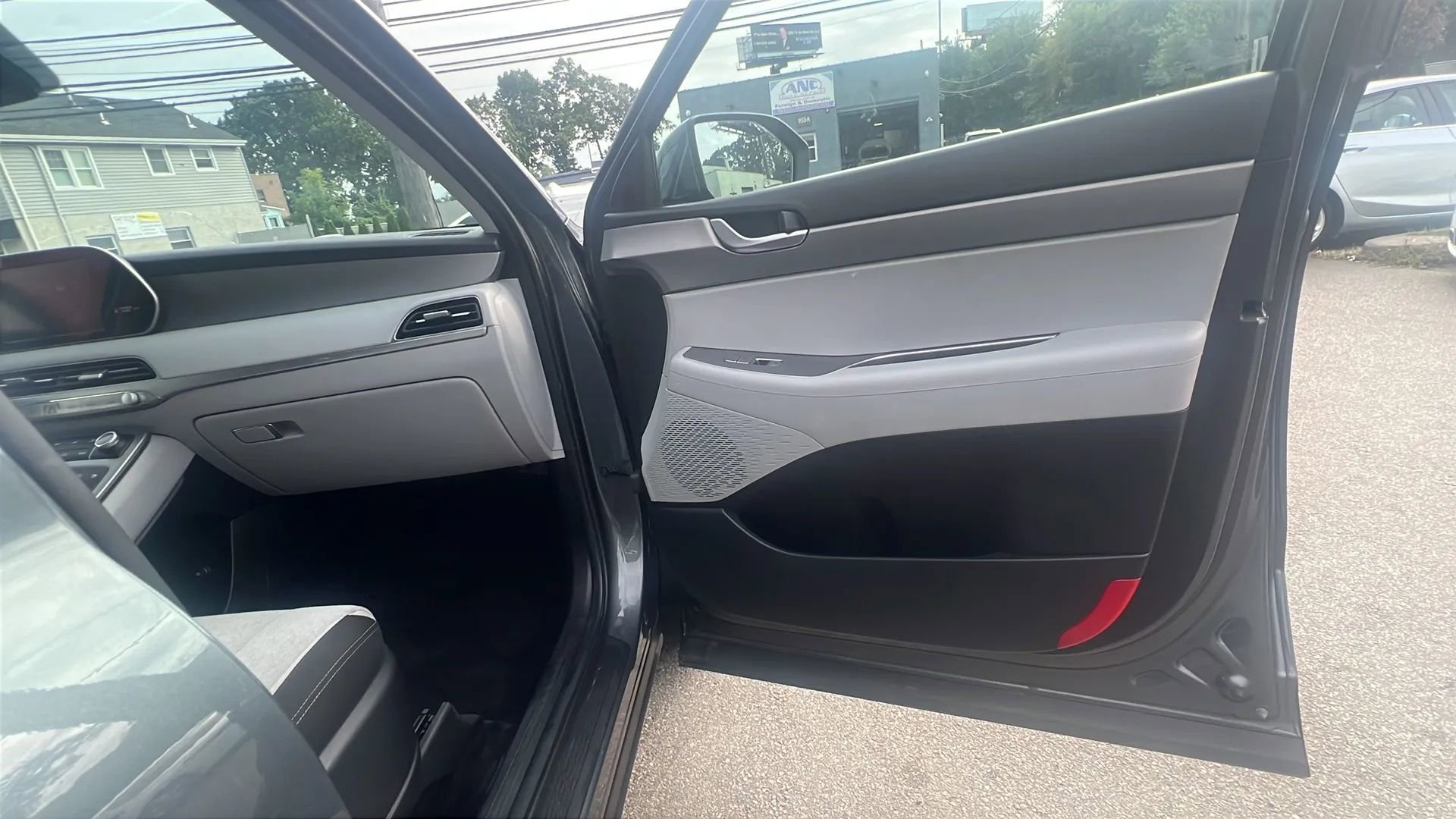 Used 2022 Hyundai Palisade SE image 32