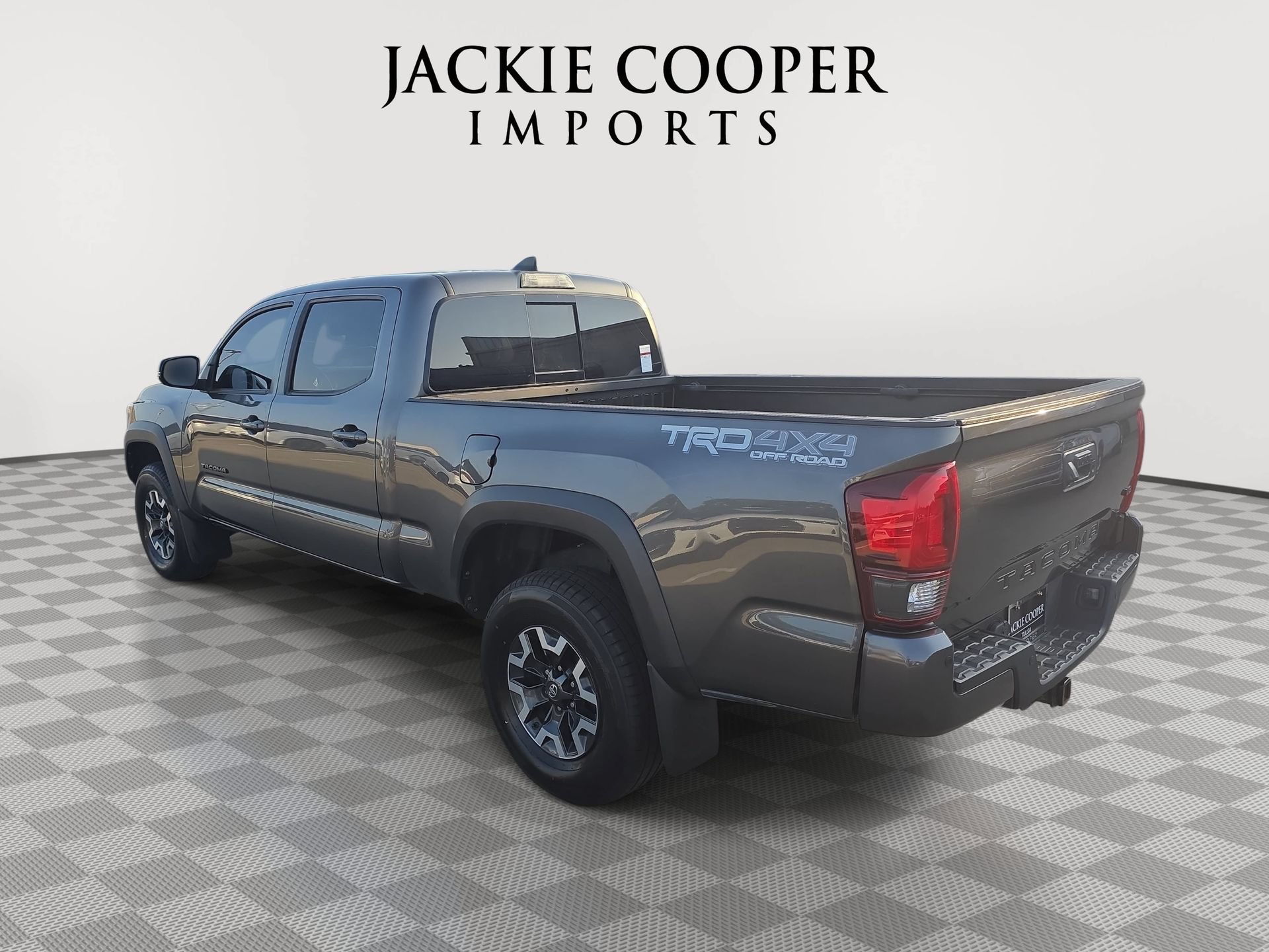 Used 2019 Toyota Tacoma TRD Off-Road w/ Technology Package AWD/4WD image 7