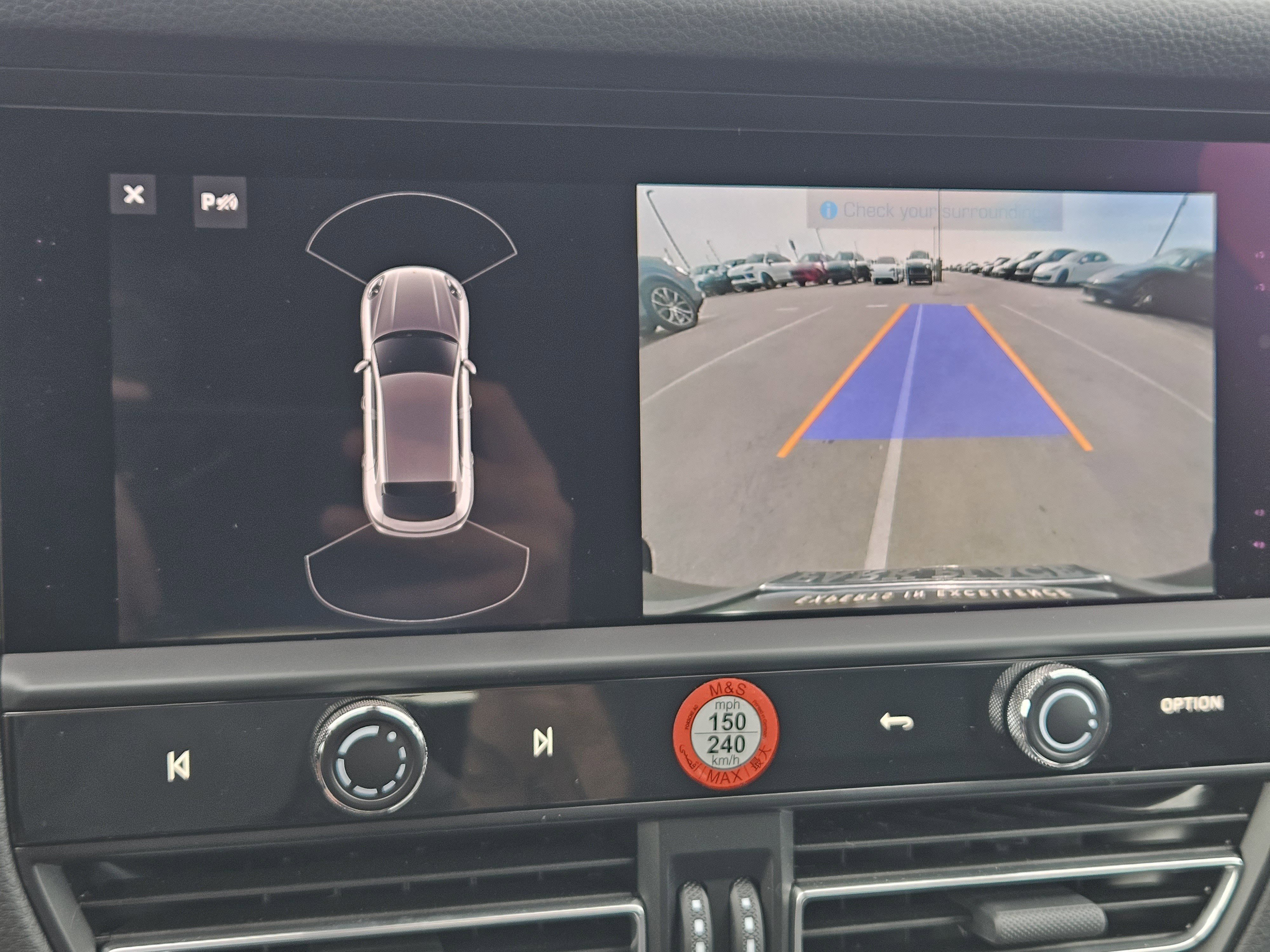 Certified 2025 Porsche Macan image 18