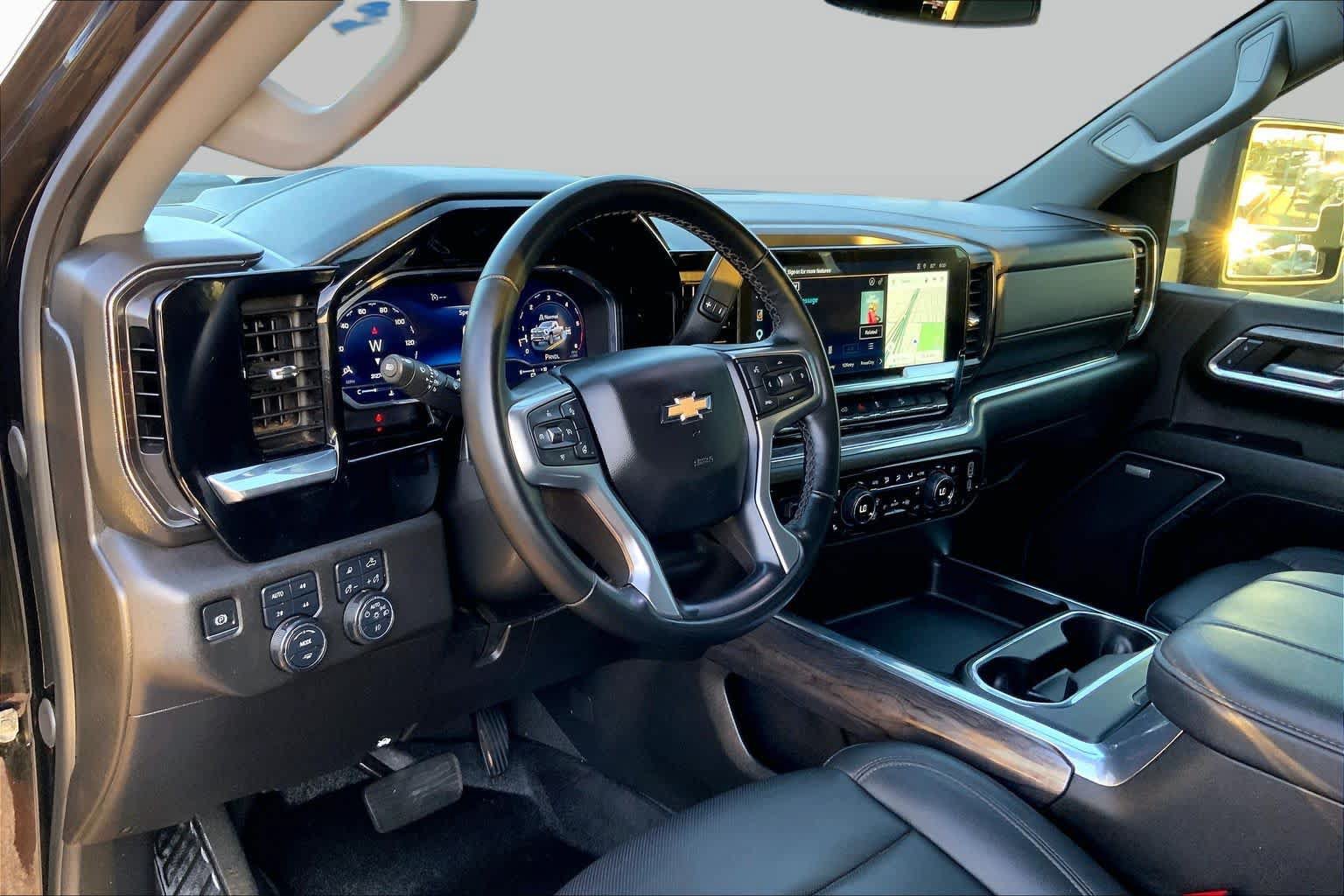 Used 2025 Chevrolet Silverado 2500 LTZ w/ Z71 Chrome Sport Edition AWD/4WD image 18
