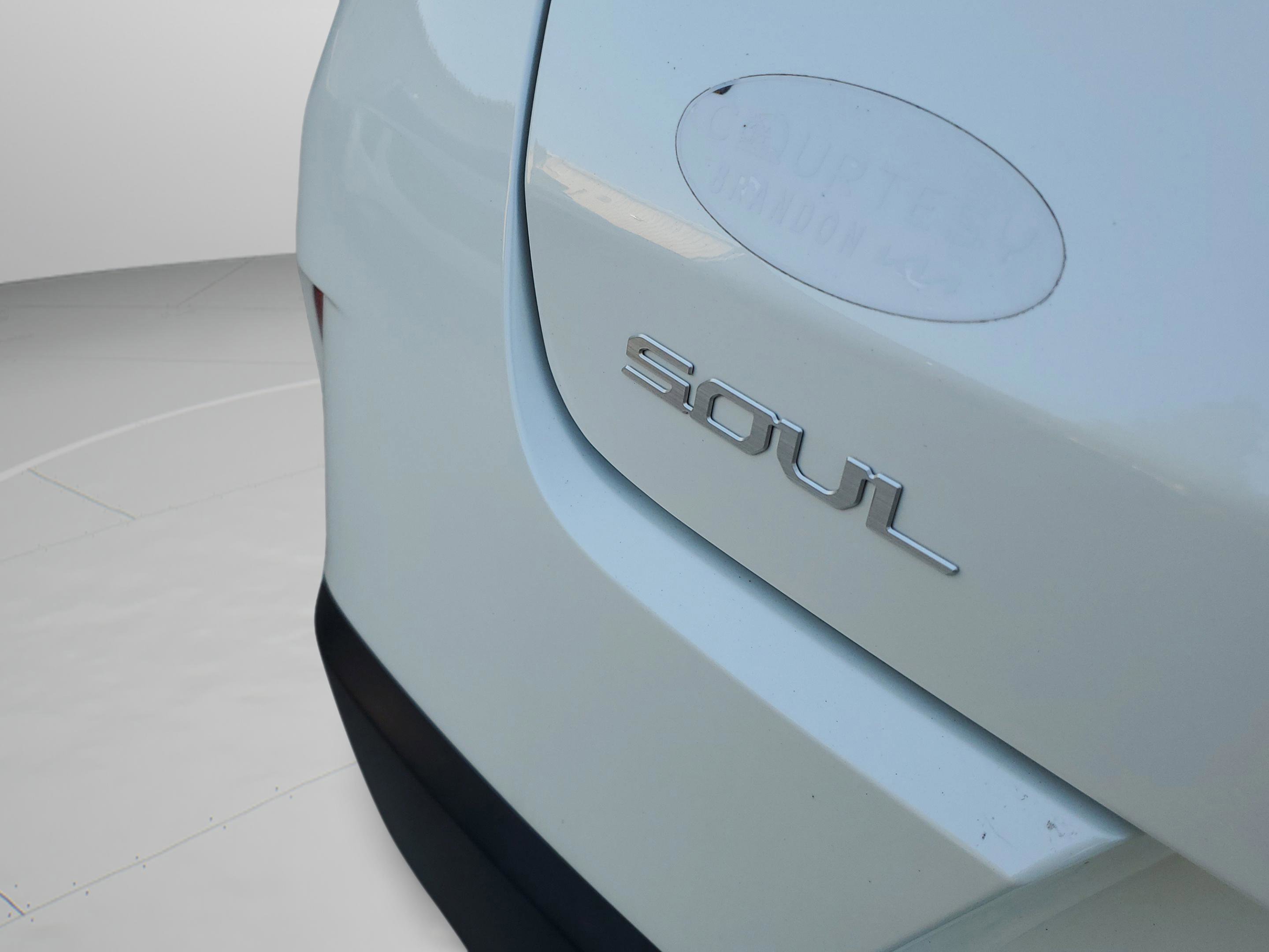 Certified 2025 Kia Soul LX w/ LX Technology Package image 31