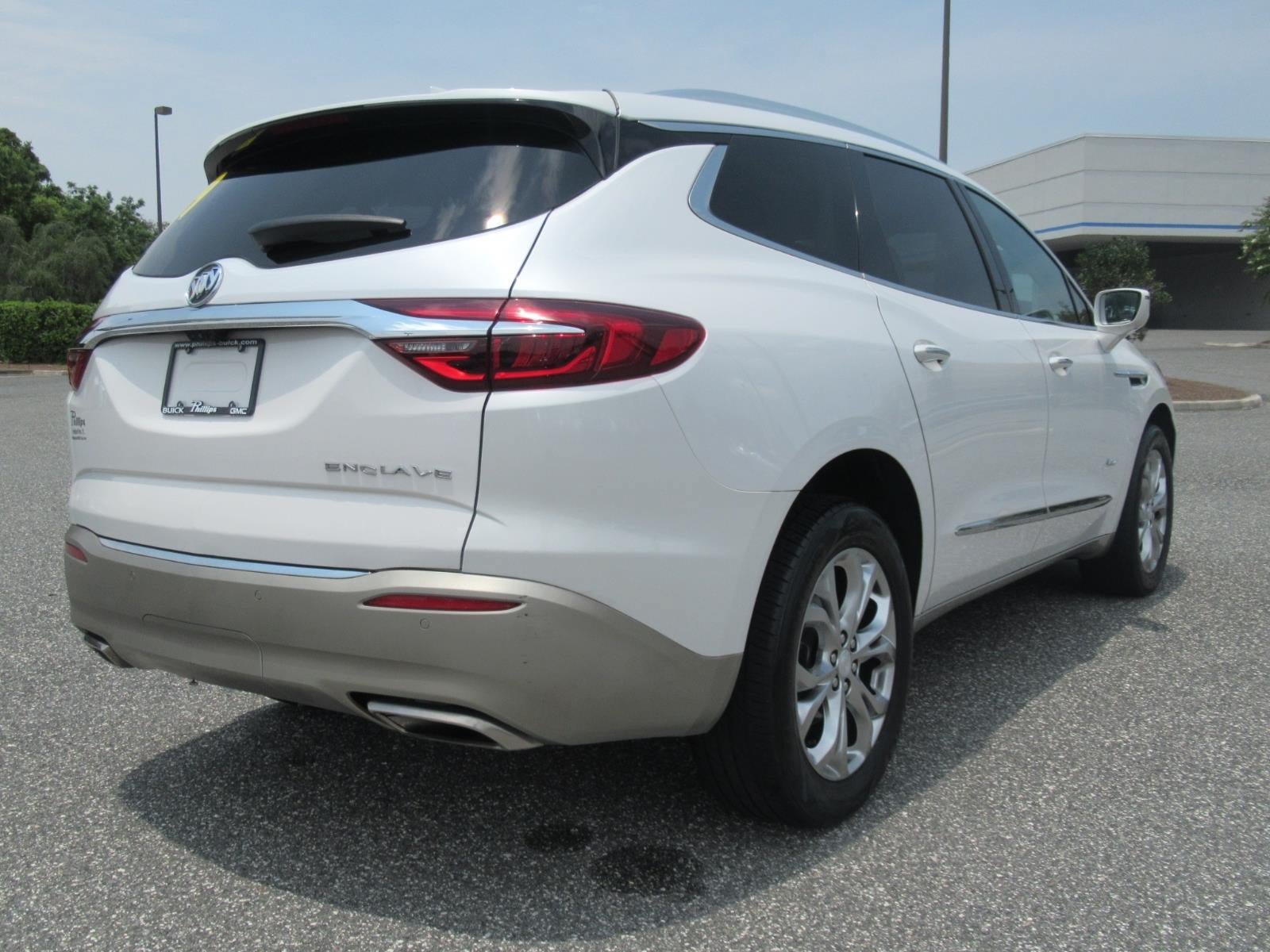 Used 2019 Buick Enclave Avenir w/ Avenir Technology Package FWD image 7