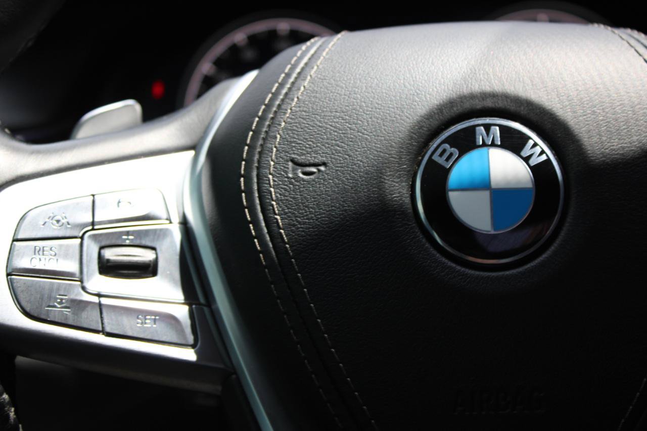 Used 2017 BMW 750i RWD image 18
