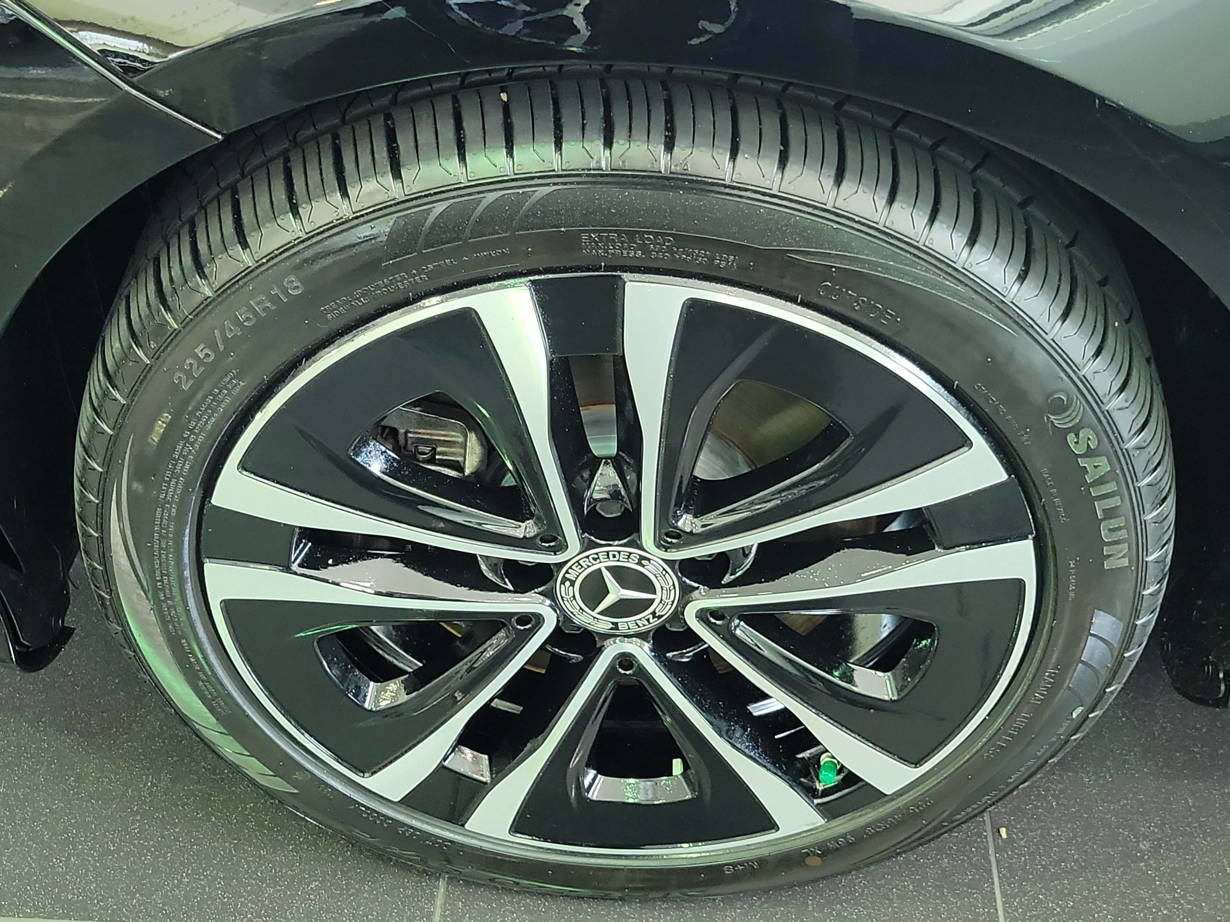 Used 2025 Mercedes-Benz CLA 250 4MATIC w/ Driver Assistance Package image 8