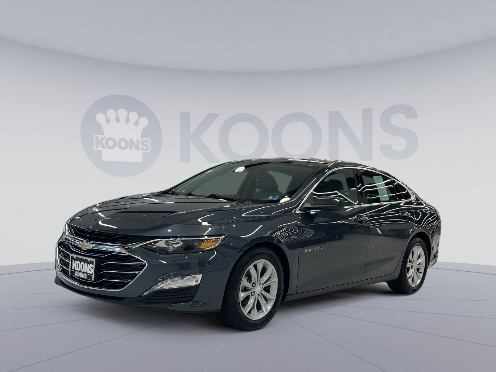Used 2019 Chevrolet Malibu Hybrid w/ Leather Package FWD image 1