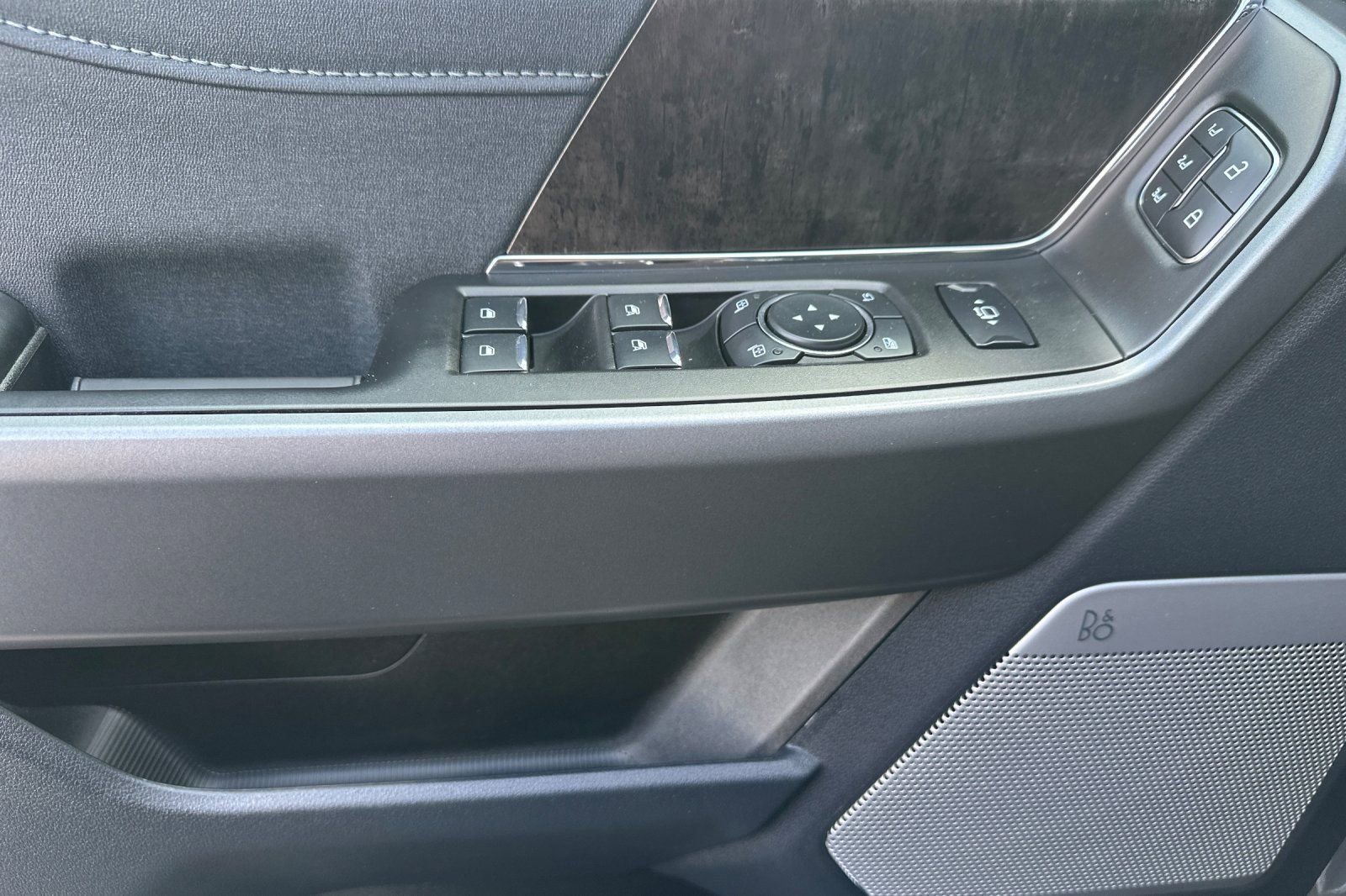 New 2026 Ford F250 Lariat w/ FX4 Off-Road Package image 11