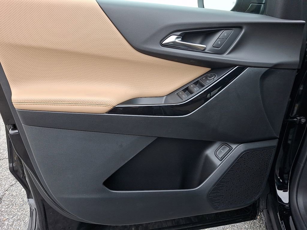 New 2026 Chevrolet Equinox ACTIV w/ LPO, Floor Liner Package image 8
