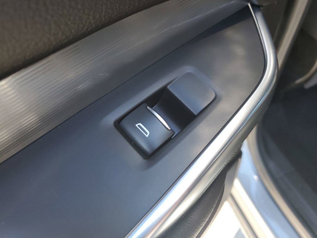 Used 2024 Cadillac XT4 Premium Luxury image 17