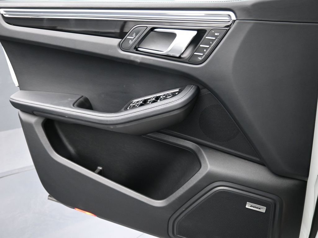 Certified 2023 Porsche Macan S AWD/4WD image 26