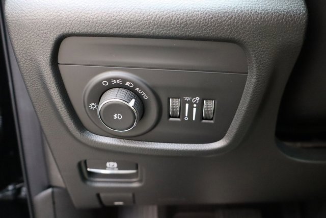 New 2025 Jeep Grand Cherokee Summit w/ Obsidian Package image 14