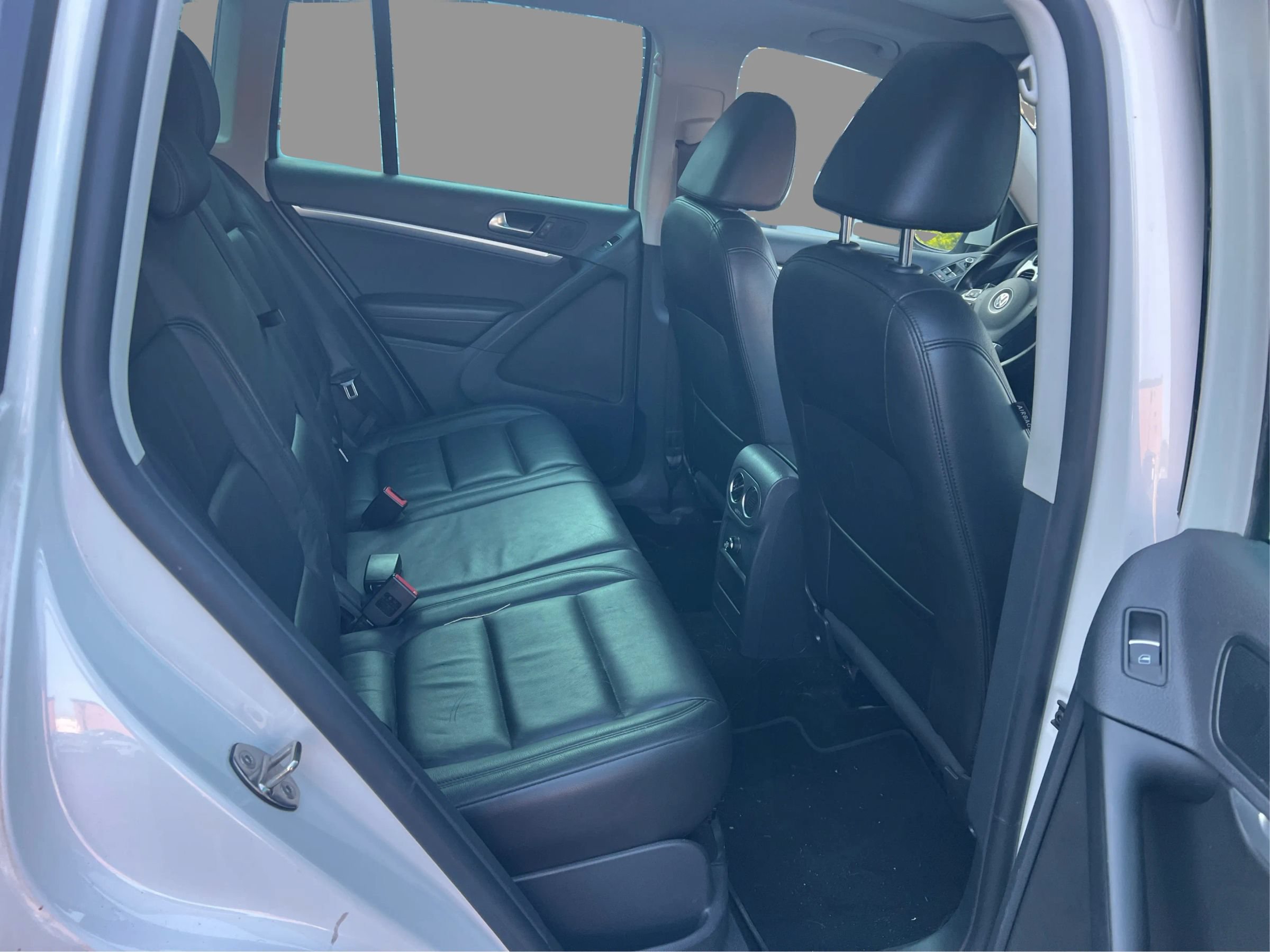Used 2013 Volkswagen Tiguan SEL FWD image 27