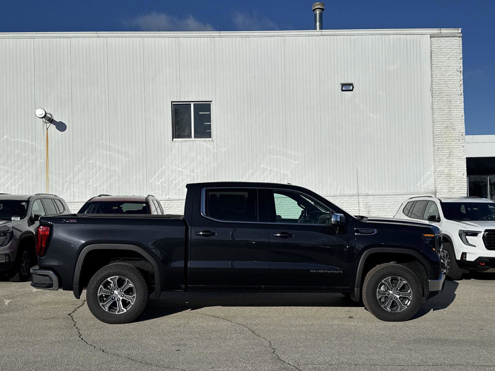 New 2026 GMC Sierra 1500 SLE AWD/4WD image 14