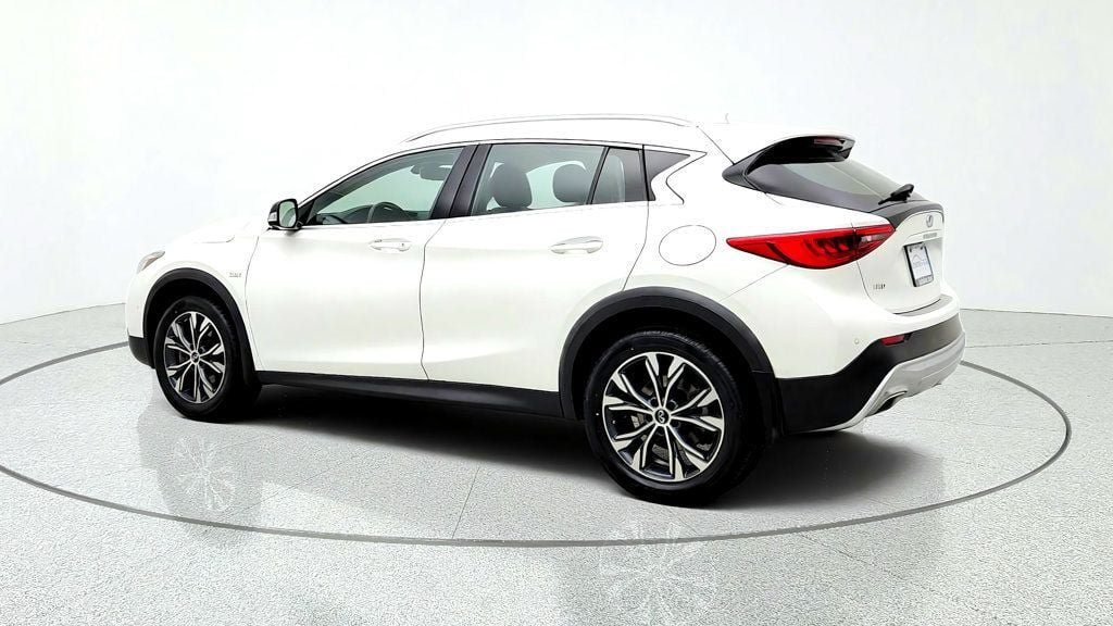 Used 2018 INFINITI QX30 AWD w/ Cargo Package image 7