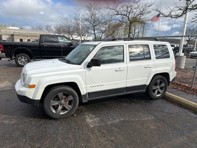 Used 2015 Jeep Patriot High Altitude FWD image 2