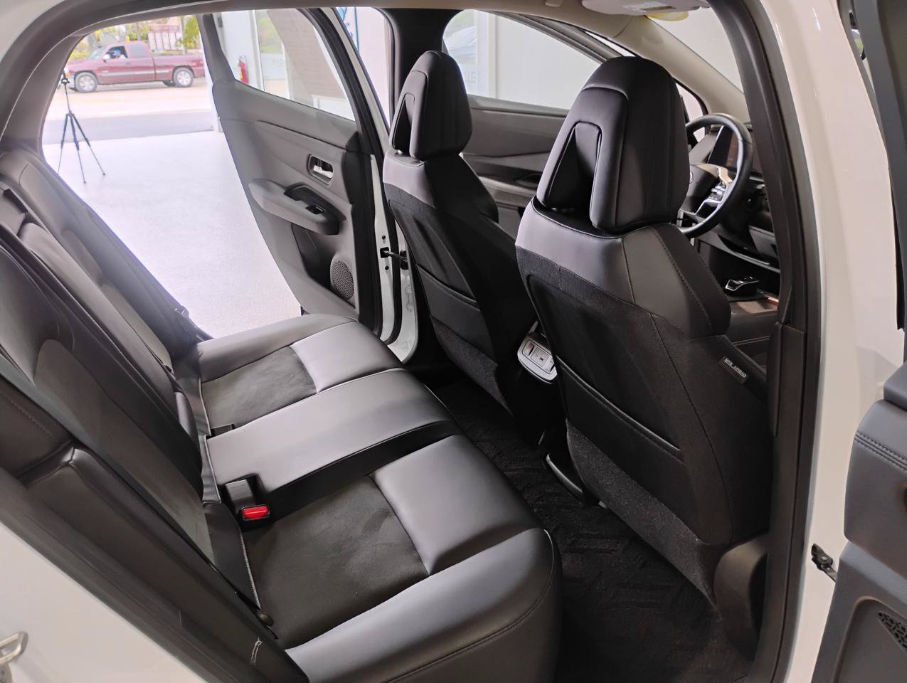 Used 2024 Nissan Ariya AWD image 71