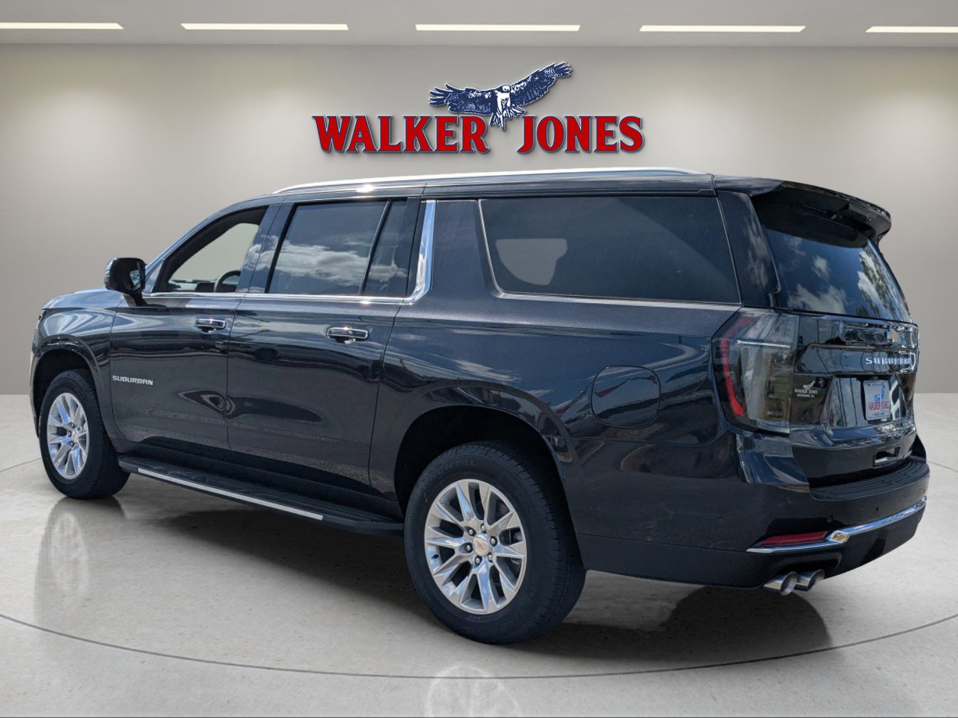 New 2025 Chevrolet Suburban Premier image 6