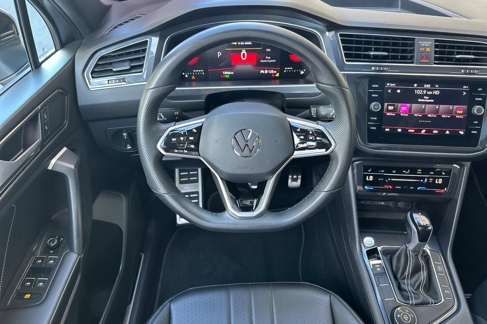 Used 2023 Volkswagen Tiguan SE R-Line AWD/4WD image 14