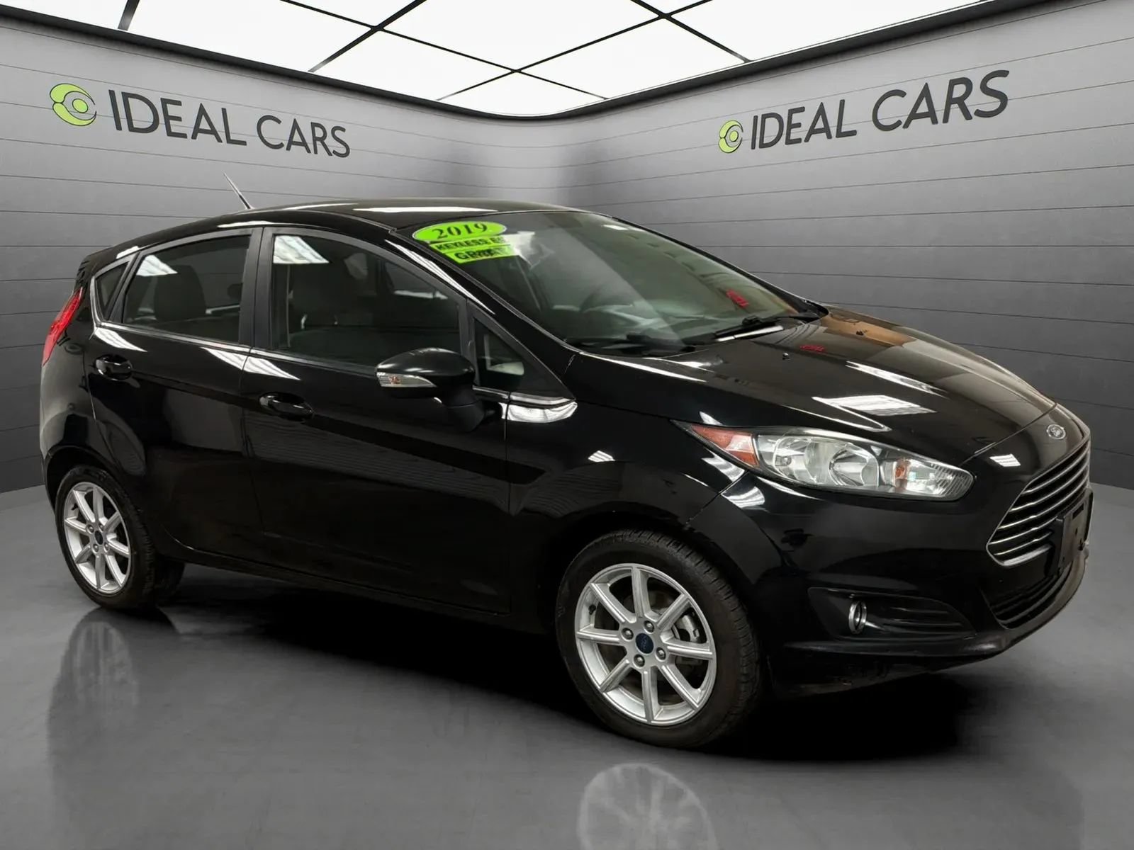 Used 2019 Ford Fiesta SE w/ Equipment Group 201A FWD image 3