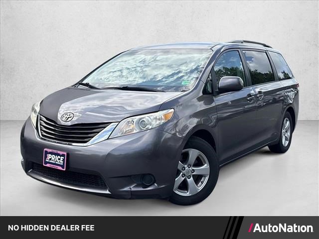 Used 2013 Toyota Sienna LE w/ Towing Pkg FWD image 1