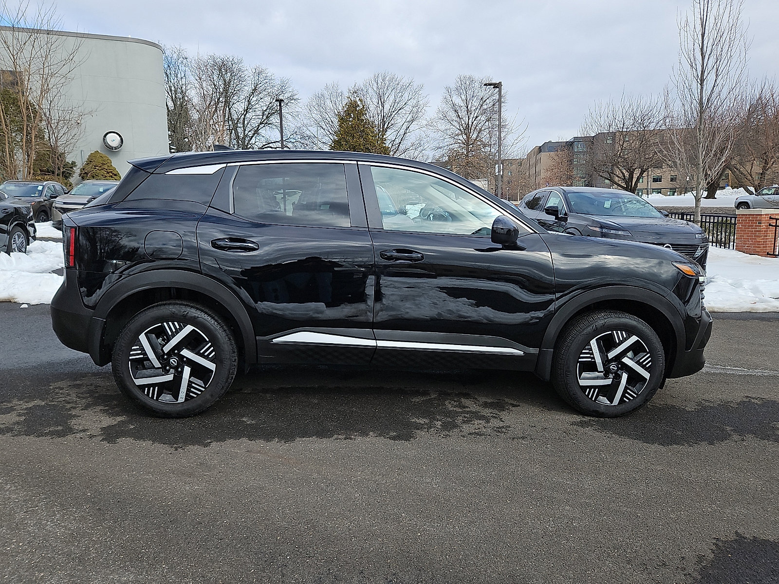 Certified 2025 Nissan Kicks SV w/ Illumination Package image 7