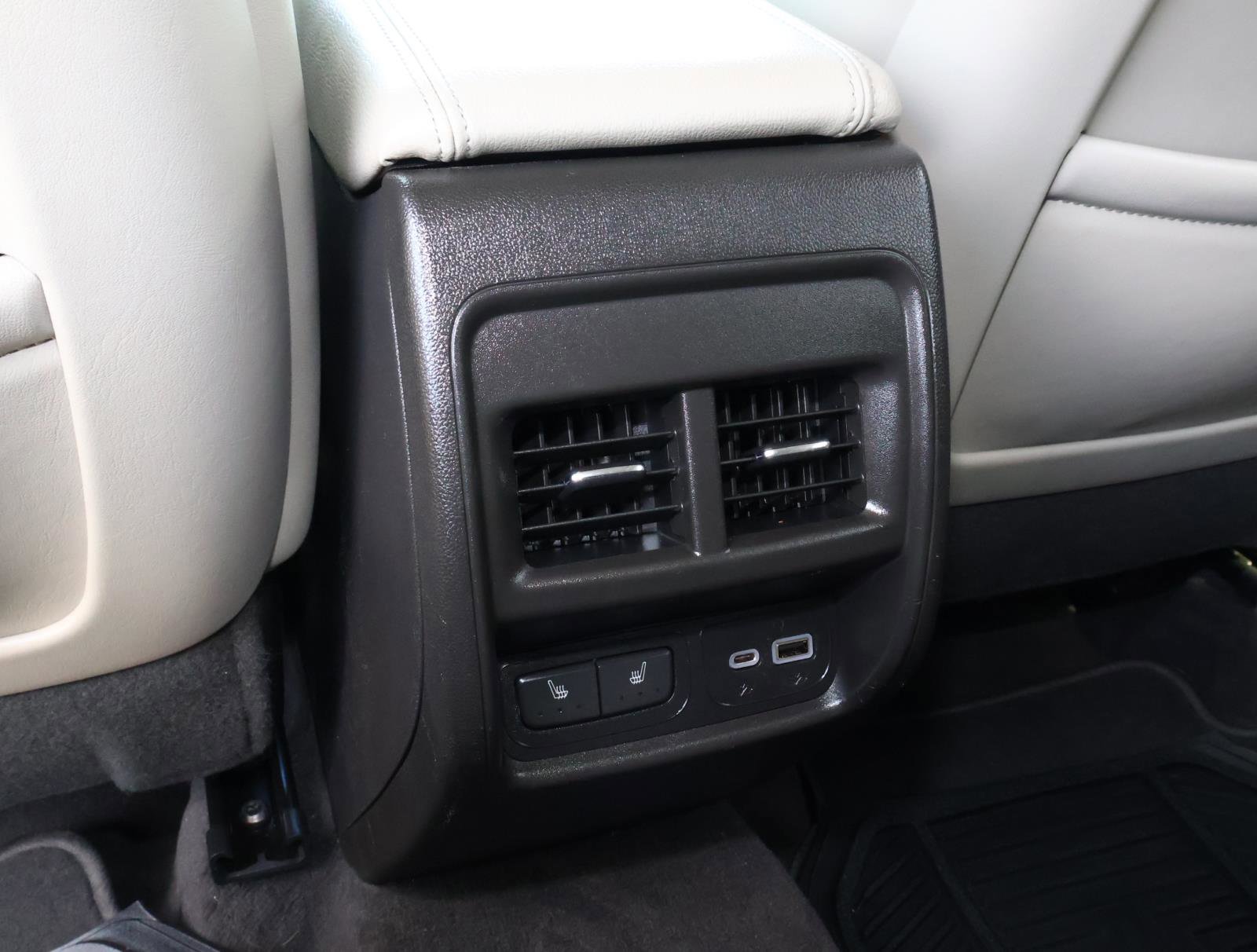 Used 2019 Cadillac XT4 Premium Luxury image 16