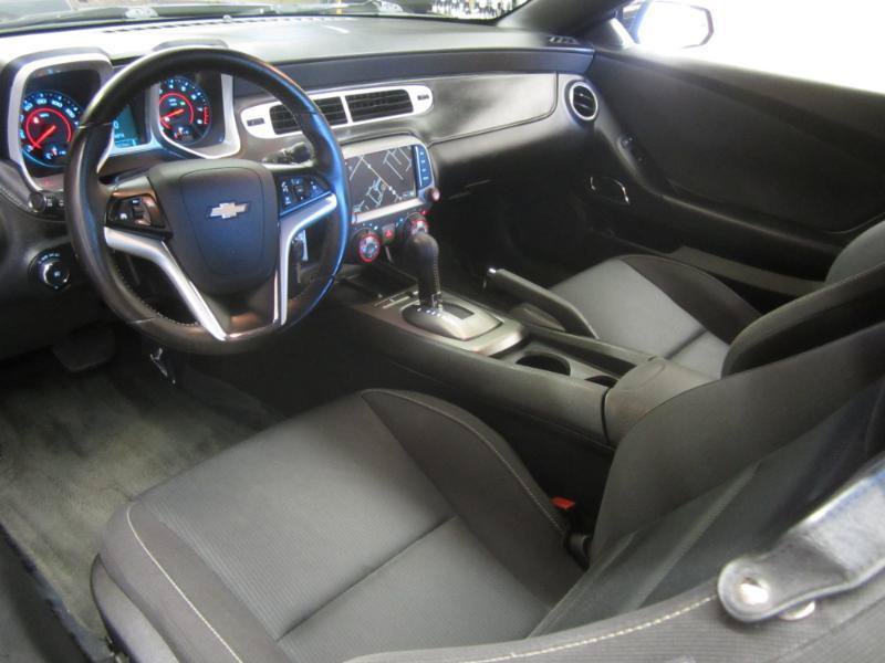 Used 2015 Chevrolet Camaro LT RWD image 10
