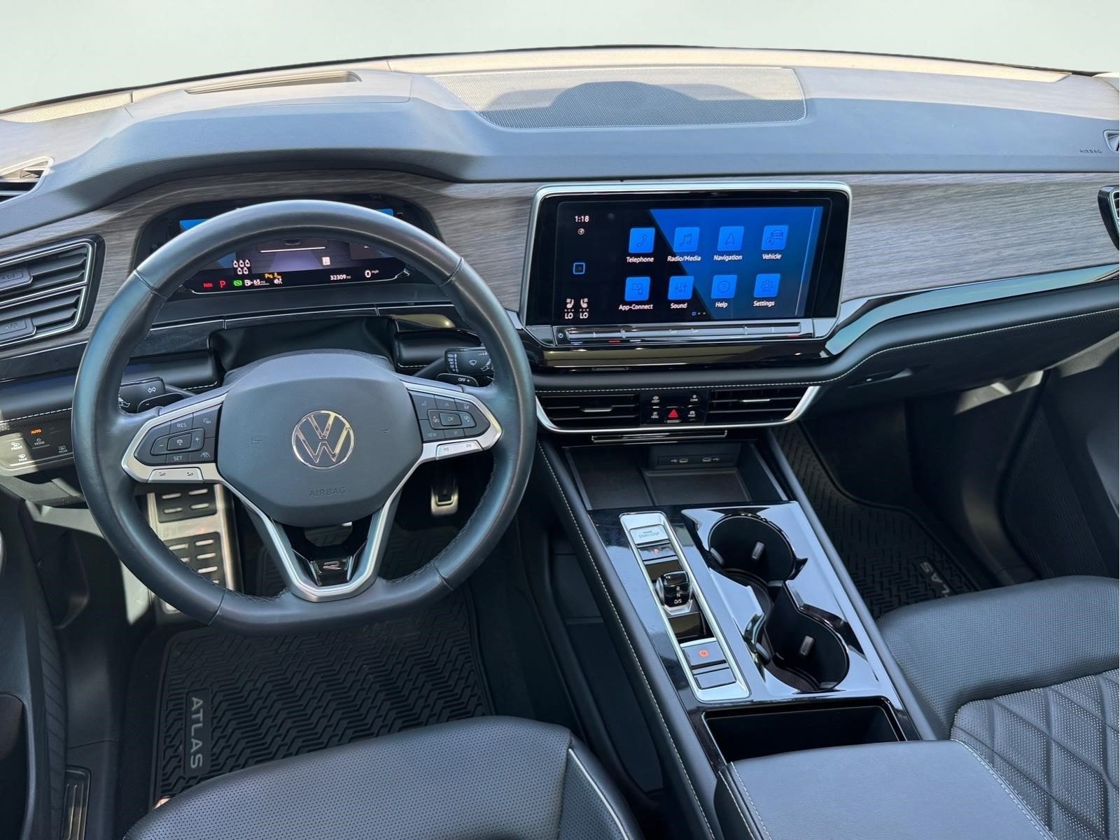 Used 2024 Volkswagen Atlas SEL Premium R-Line AWD/4WD image 14