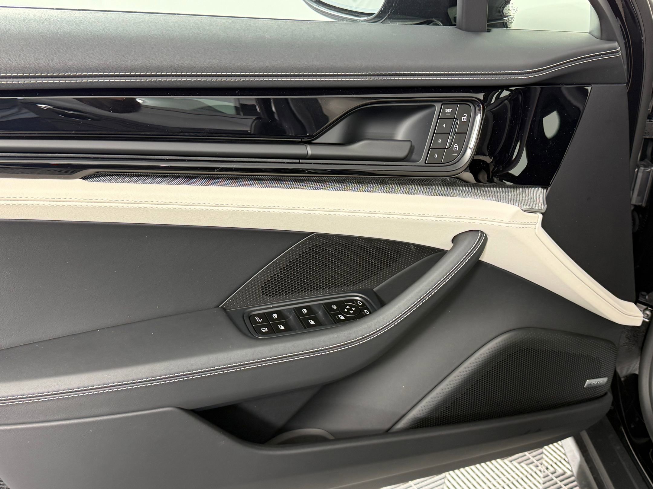 New 2026 Porsche Panamera 4 image 15