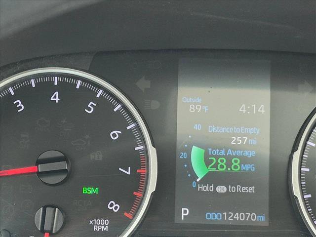 Used 2021 Toyota RAV4 XLE w/ Convenience Package FWD image 9
