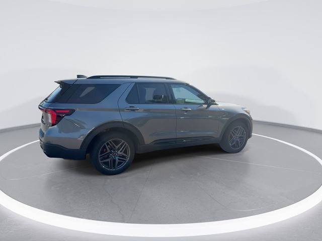 Used 2025 Ford Explorer ST-Line w/ ST-Line Street Pack AWD/4WD image 8