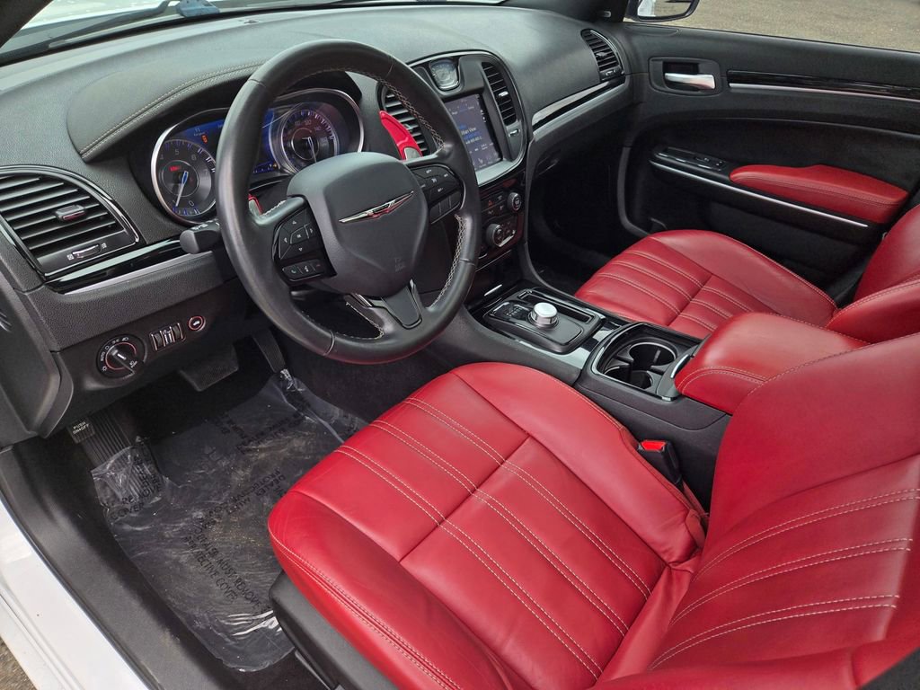 Used 2021 Chrysler 300 S w/ S Model Appearance Package RWD image 10